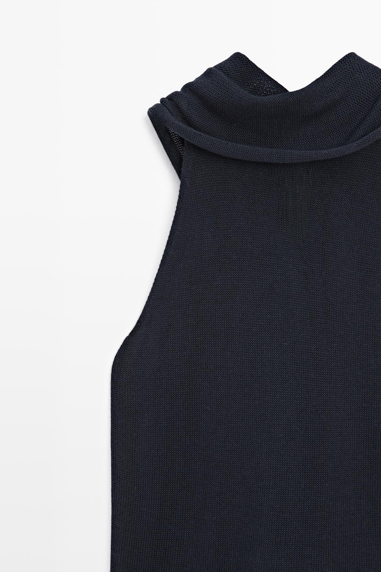 Flowing halter top with tie — Navy blue