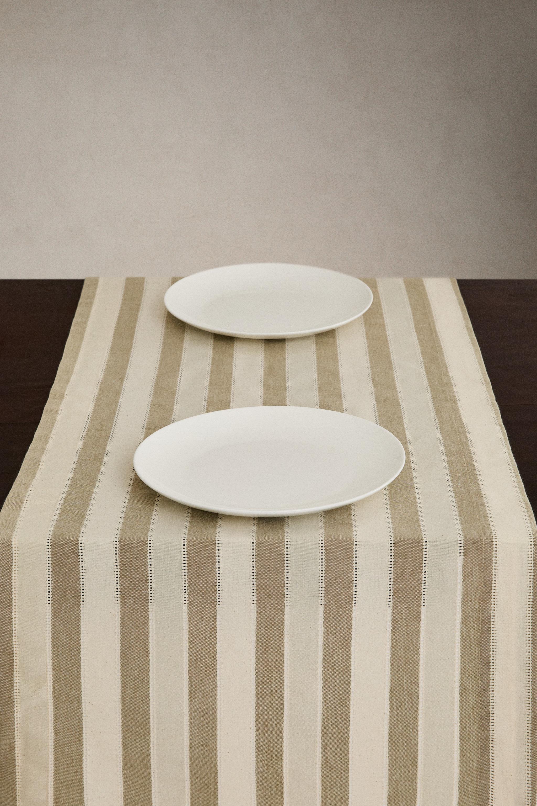 STRIPED TABLE RUNNER WITH INSERTS