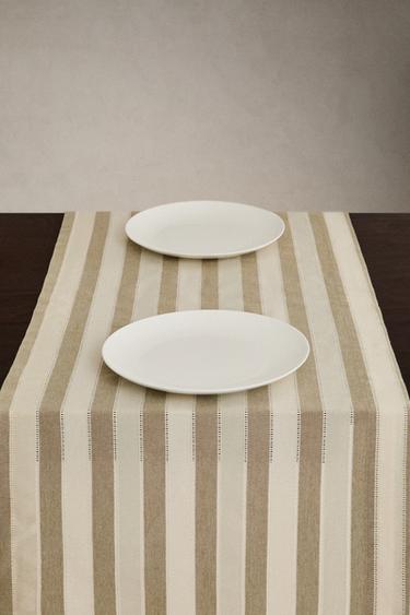 CHEMIN DE TABLE RAYURES ET ENTREDEUX - VERDÂTRE de Zara - Image 1