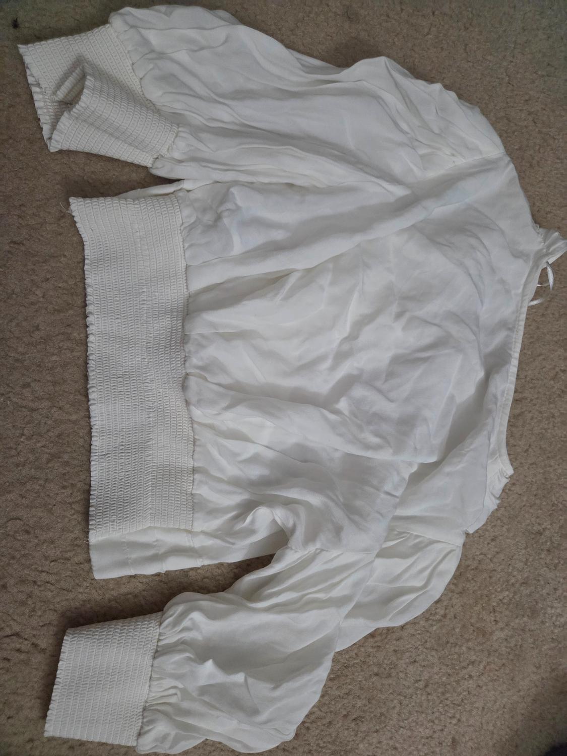 FLOWY TOP WITH SHOULDER PADS - Image 2