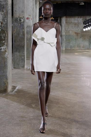 KURZES KLEID MIT WEITEM SCHNITT – ZW COLLECTION - Cremefarben von Zara - Bild 0