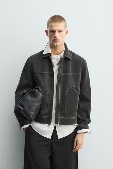 КУРТКА С ЭФФЕКТОМ ПОТЕРТОСТИ И ДЕКОРАТИВНОЙ СТРОЧКОЙ — ТЕМНО-СЕРЫЙ от Zara
