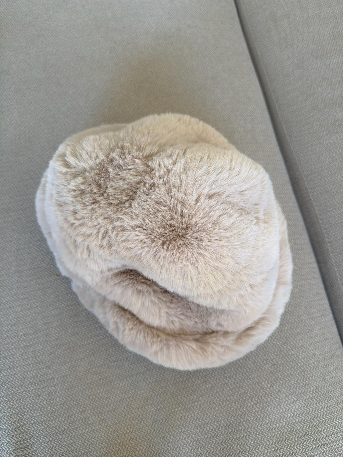 FAUX FUR HAT - Image 2