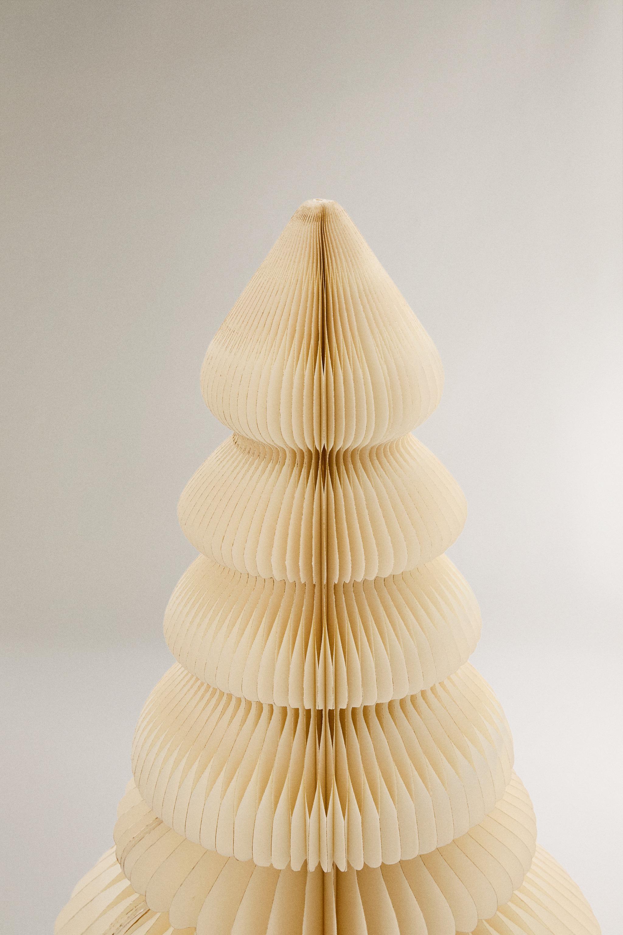 CHRISTMAS FLOOR PAPER TREE (63.0")