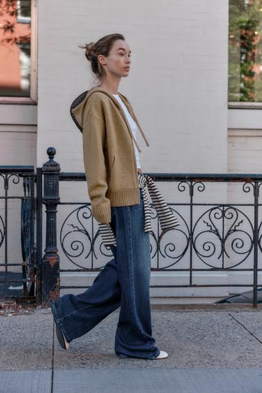 SWEAT EN MAILLE À CAPUCHE - Marron clair de Zara - Image 2