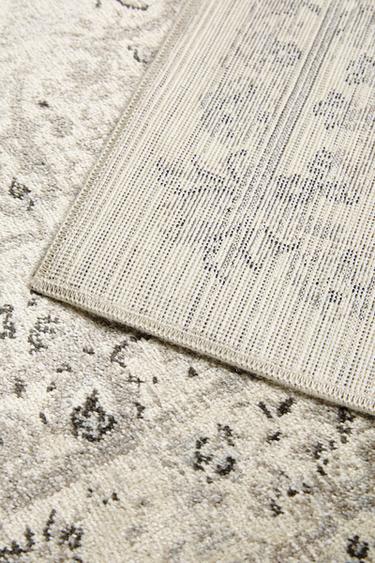 GULVTÆPPE MED VINTAGE-EFFEKT - Beige fra Zara