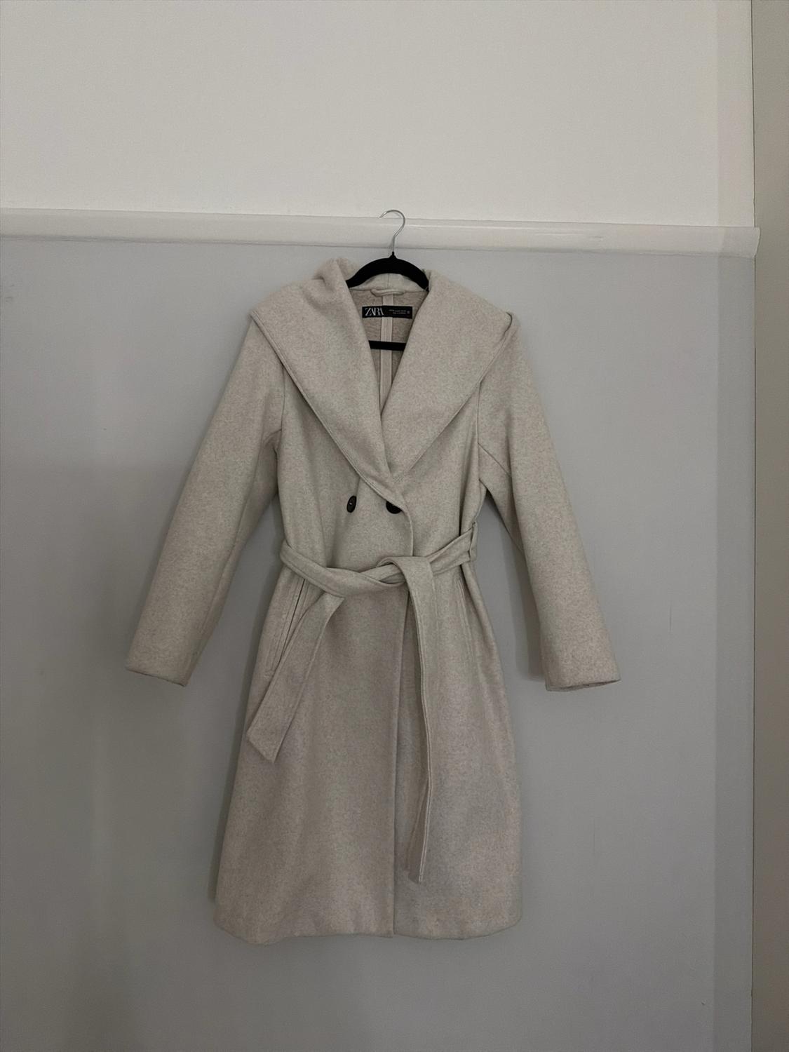 SOFT HOODED BELTED COAT - Image 3