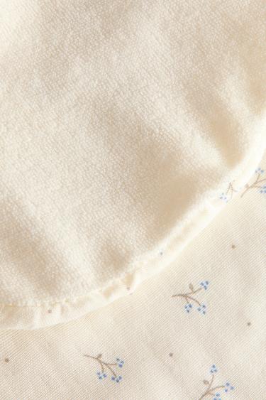 CHILDREN'S MINI FLOWER SHOULDER BIB - Oyster-white by Zara - Image 4