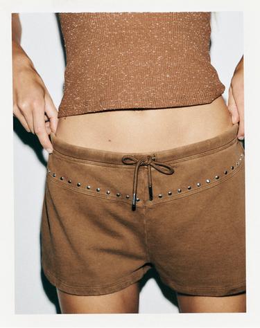 SHORTS EFECTO LAVADO TACHAS - Marrón de Zara