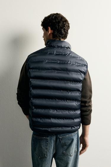 LIGHTWEIGHT WATER REPELLENT PUFFER VEST — navy 2