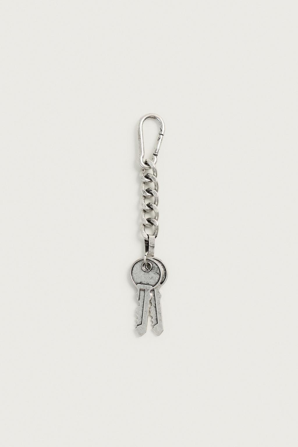 METAL KEY RING WITH KEYS