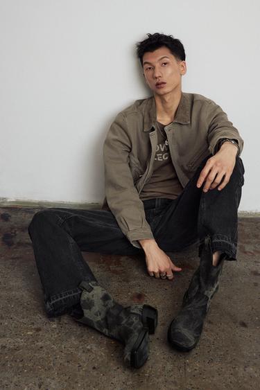 LOAFERS WITH METAL APPLIQUÉ - Black by Zara