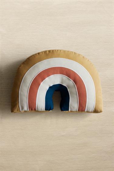 DETSKÝ VANKÚŠIK DÚHA - Farebný zn. Zara