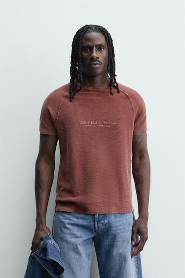 T-SHIRT EN MAILLE À IMPRIMÉS DÉLAVÉS - Rouge de Zara - Image 1