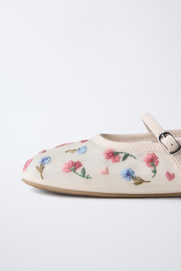 Balletas con bordado floral 6