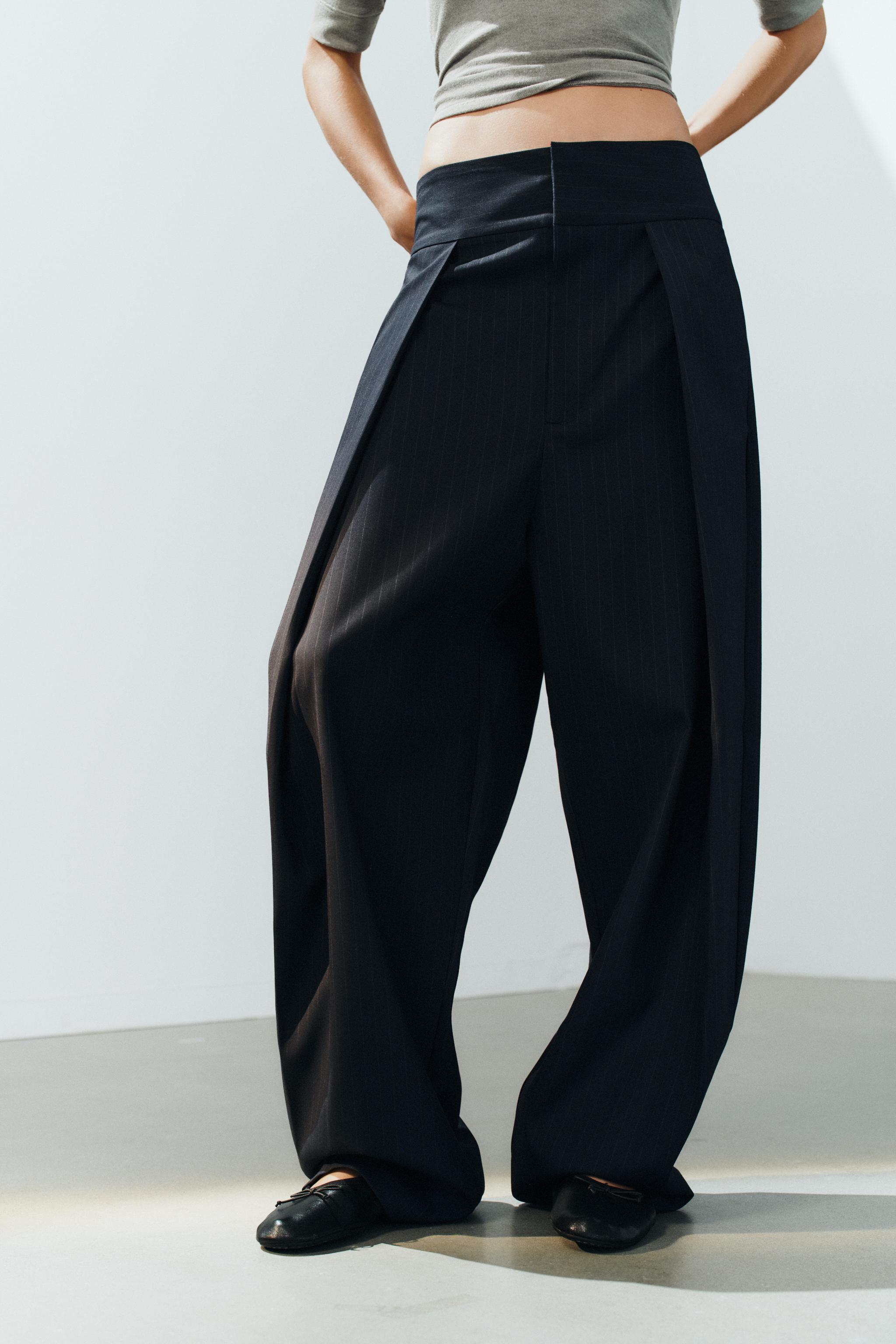 STRIPED PLEATED BALLOON PANTS — Navy blue
