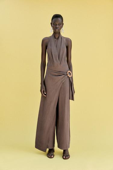 MONO LARGO CON RAMIO HALTER - Marrón de Zara