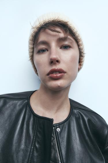 ШАПКА БИНИ С УЗОРОМ «РОМБЫ» — ЭКРЮ от Zara — изображение 0