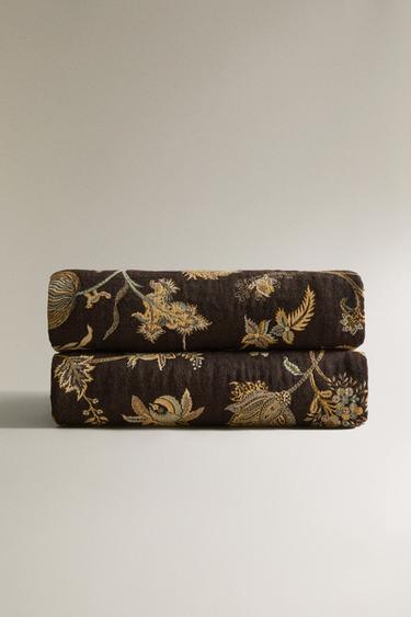 FLORAL JACQUARD THROW - Brown by Zara - Image 1