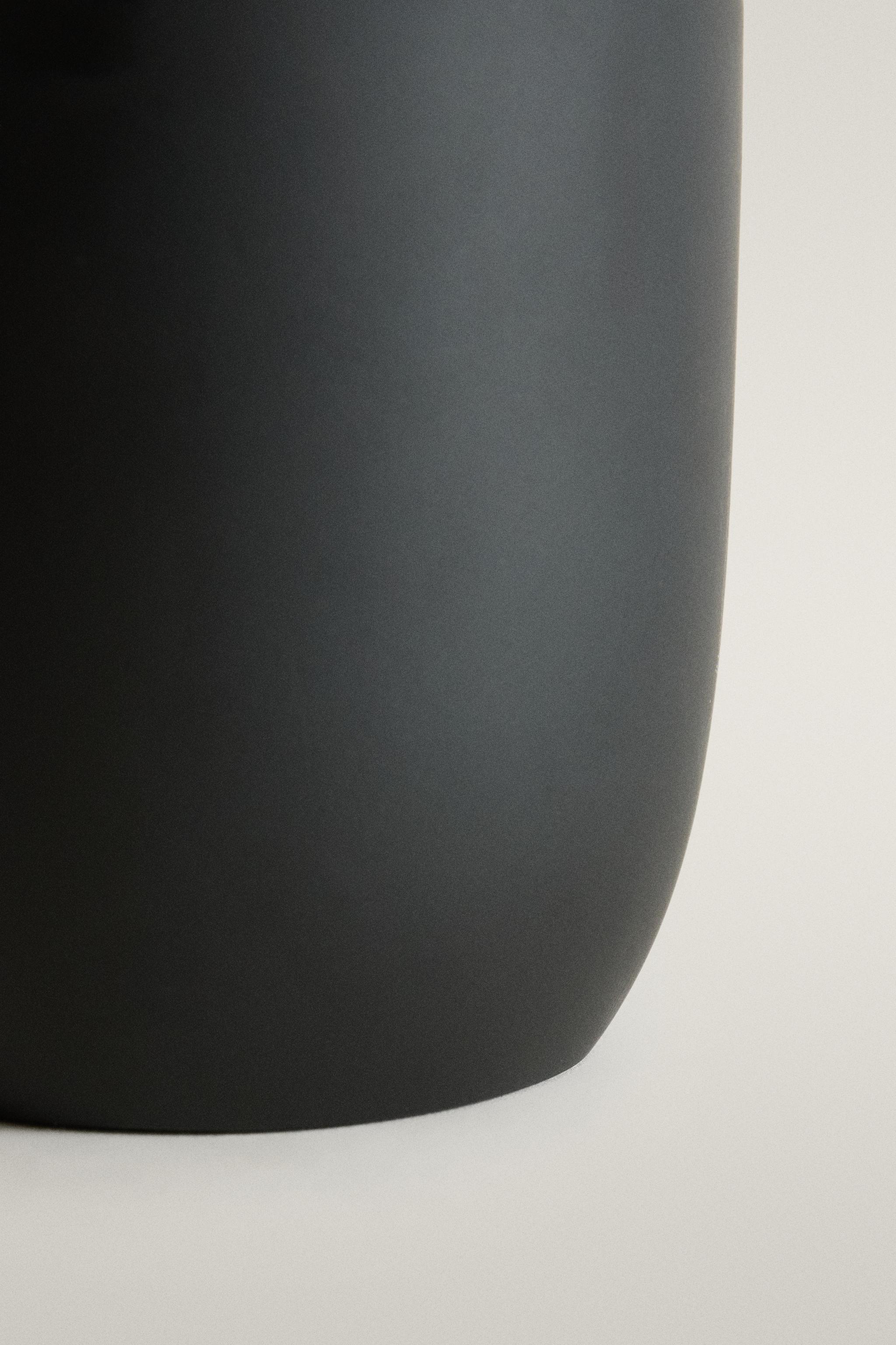 BLACK RESIN BATHROOM ORGANIZER JAR