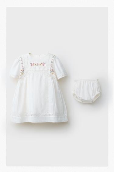 فستان وسروال داخلي بتطريزات زهرية - أبيض مكسور الخاص بـ Zara