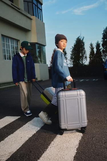 © NASA 캐리어 - Zara 실버