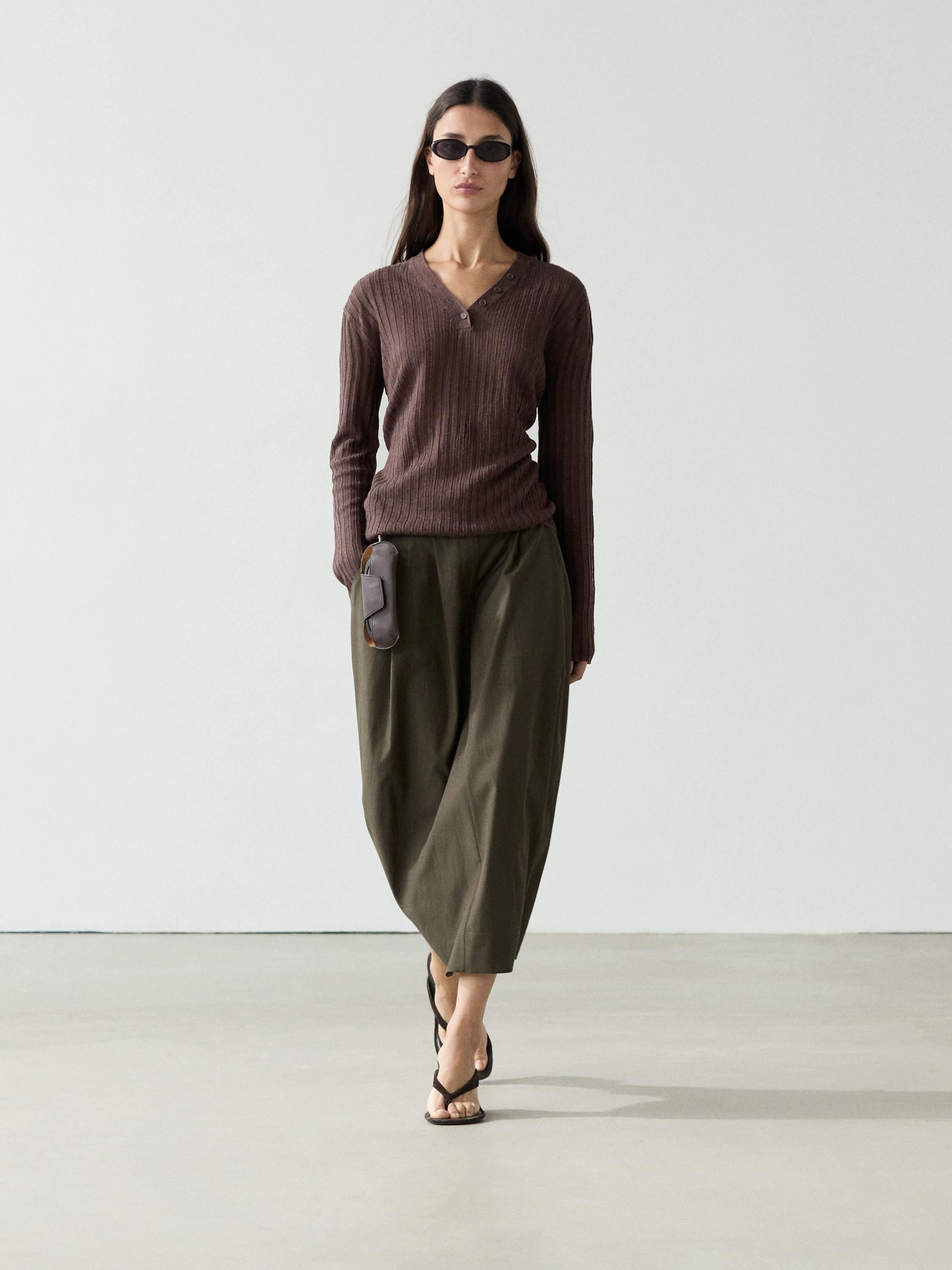 100% linen knit sweater with button details