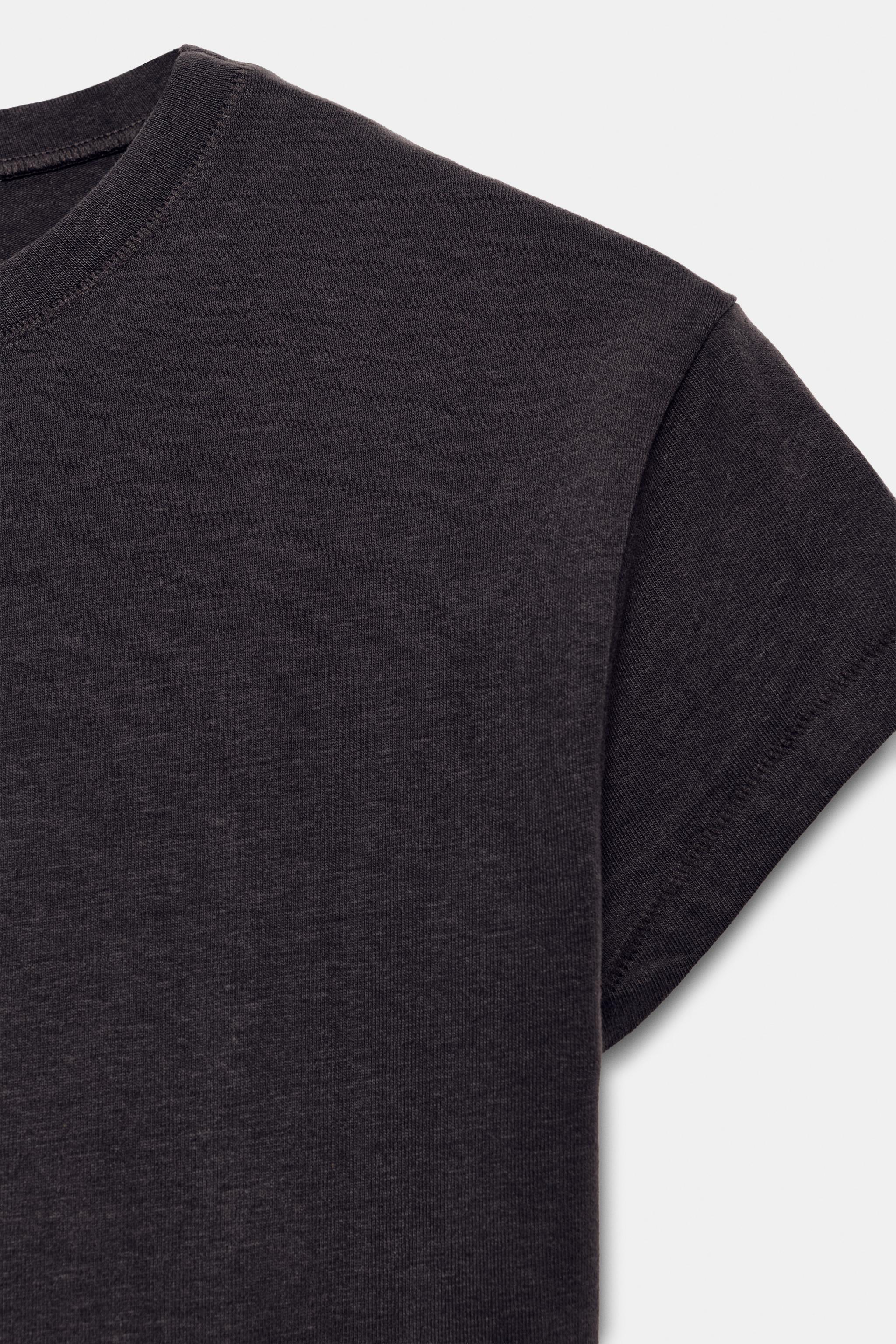 FITTED SHORT-SLEEVE T-SHIRT