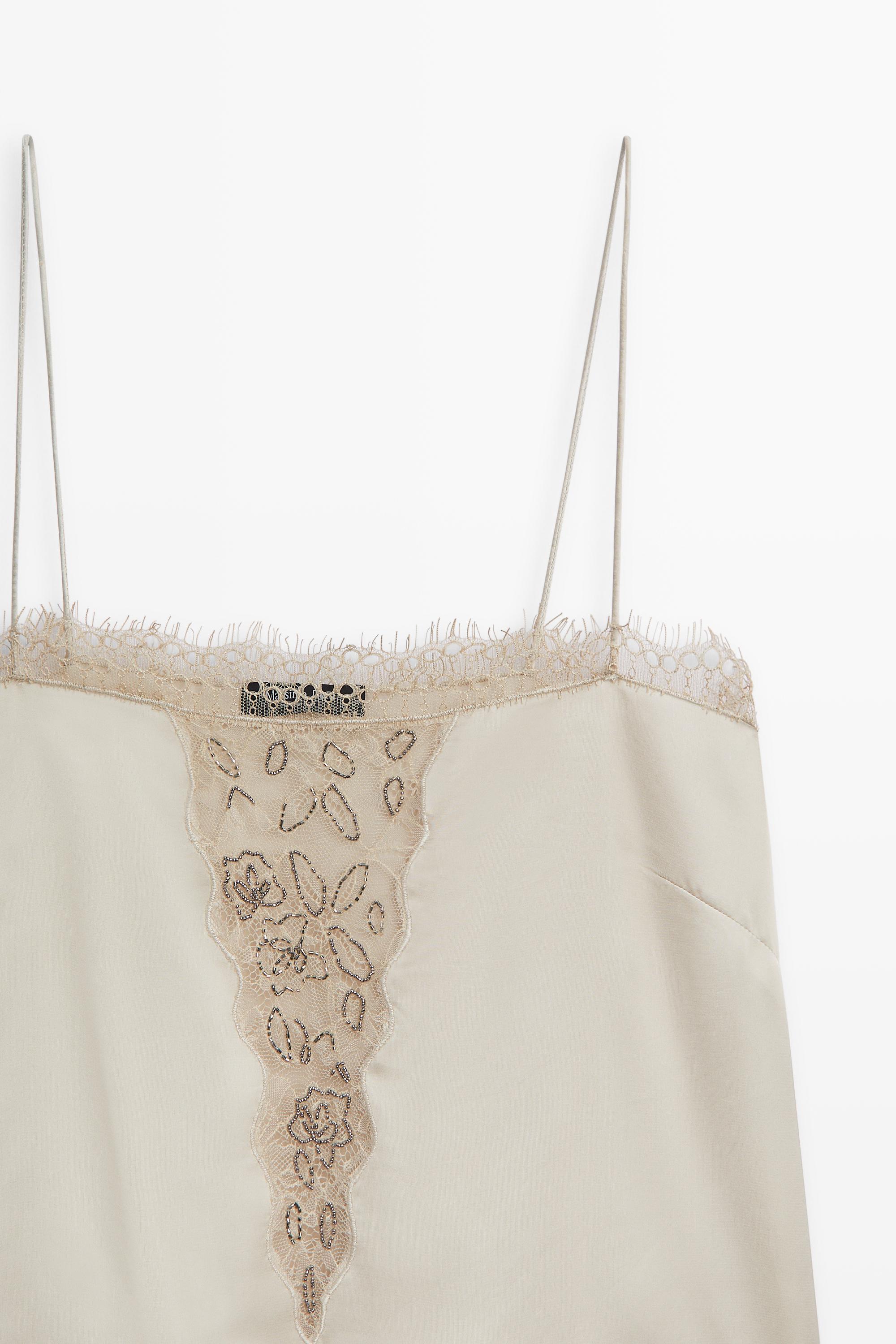 Top esprit lingerie à fines bretelles et détail dentelle