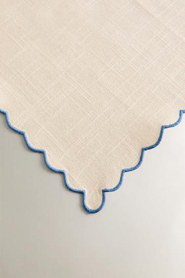 NAPKIN WITH COLOURED SCALLOPED EDGE (PACK OF 2) - Blue by Zara - Image 2