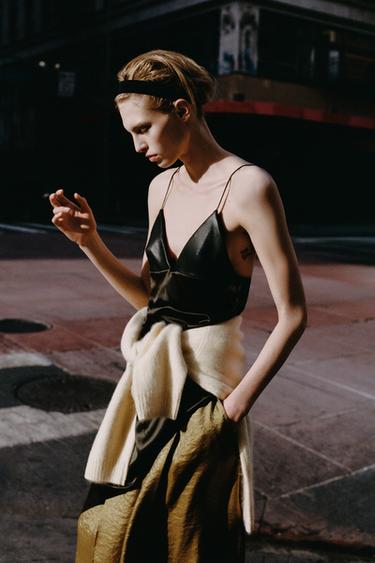 TOP ASIMÉTRICO COMBINADO ZW COLLECTION - Chocolate de Zara