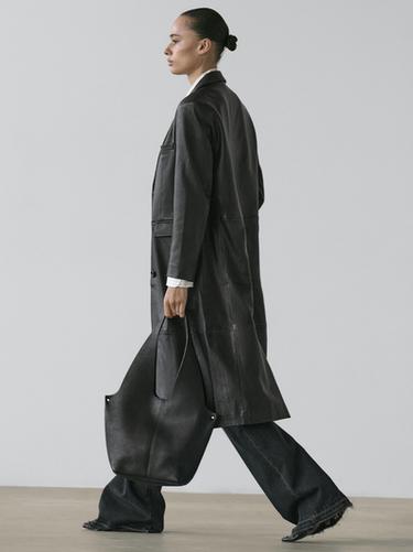 Abrigo largo piel napa - Negro de Zara