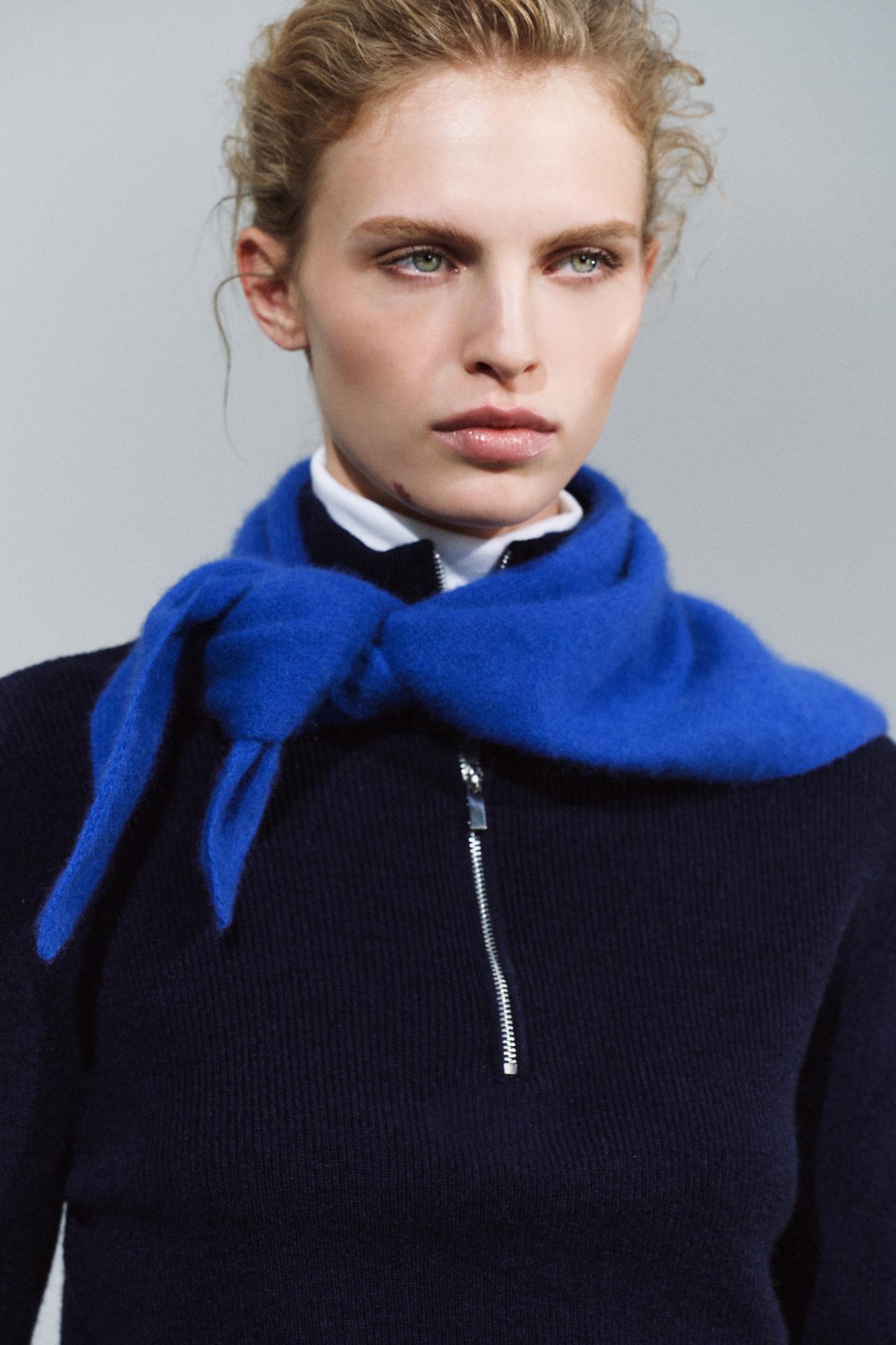SOLID-COLOR 100% CASHMERE BANDANA — Bluish