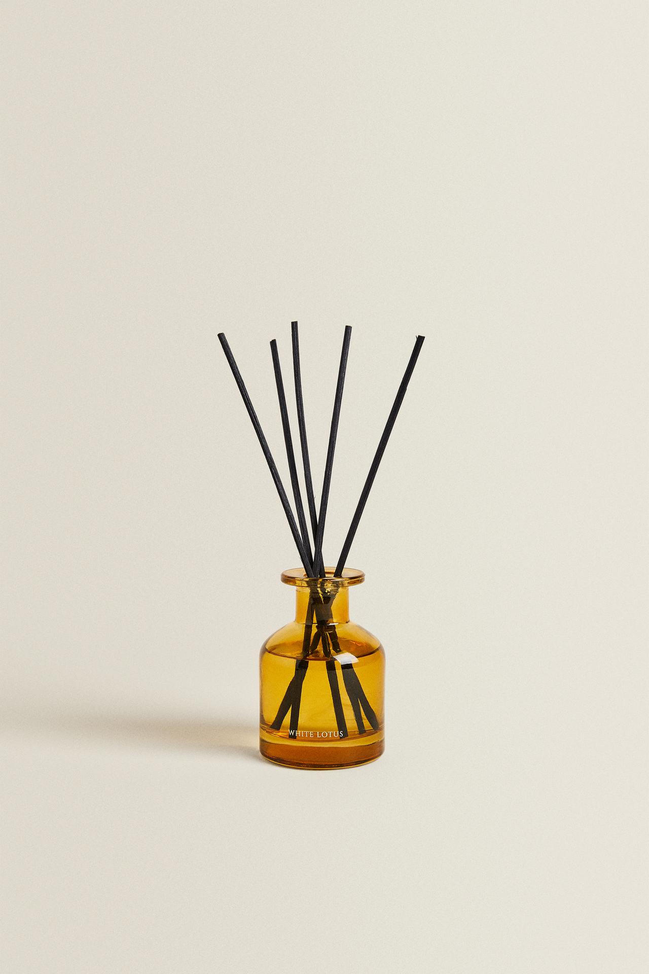 (120 ML) WHITE LOTUS REED DIFFUSERS — Intense red