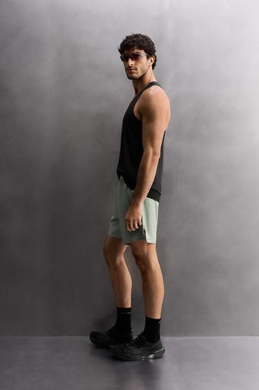 LEICHTE, PERFORIERTE SHORTS - Hellblau von Zara
