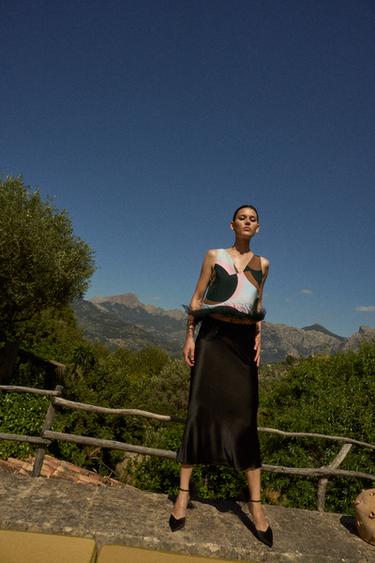 TOP IMPRIMÉ PLUMES - Noir de Zara - Image 1