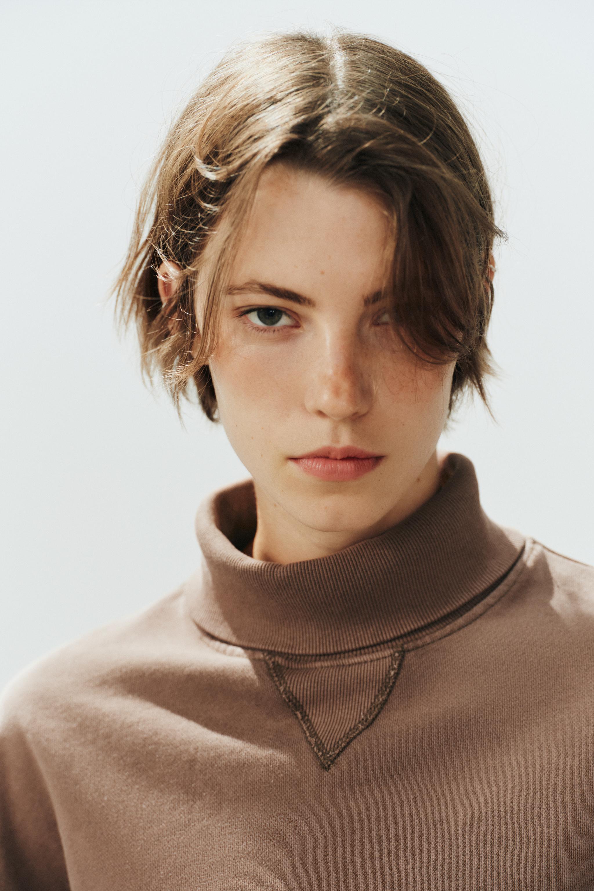 Женские худи Zara WASHED EFFECT MOCK NECK SWEATSHIRT — фото 2