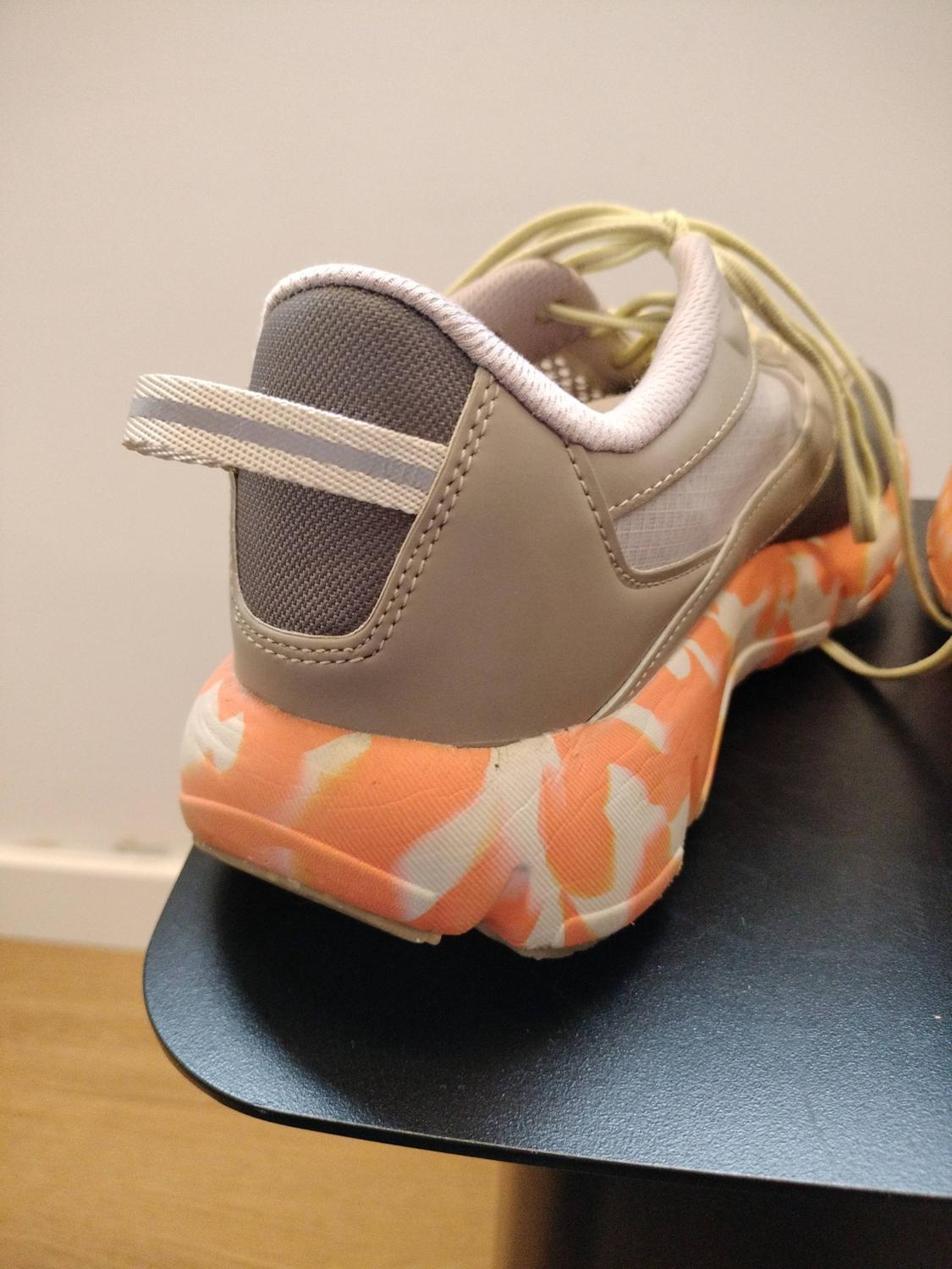 RUNNING SPUMEFOAM TECHNOLOGY SNEAKERS - Image 9