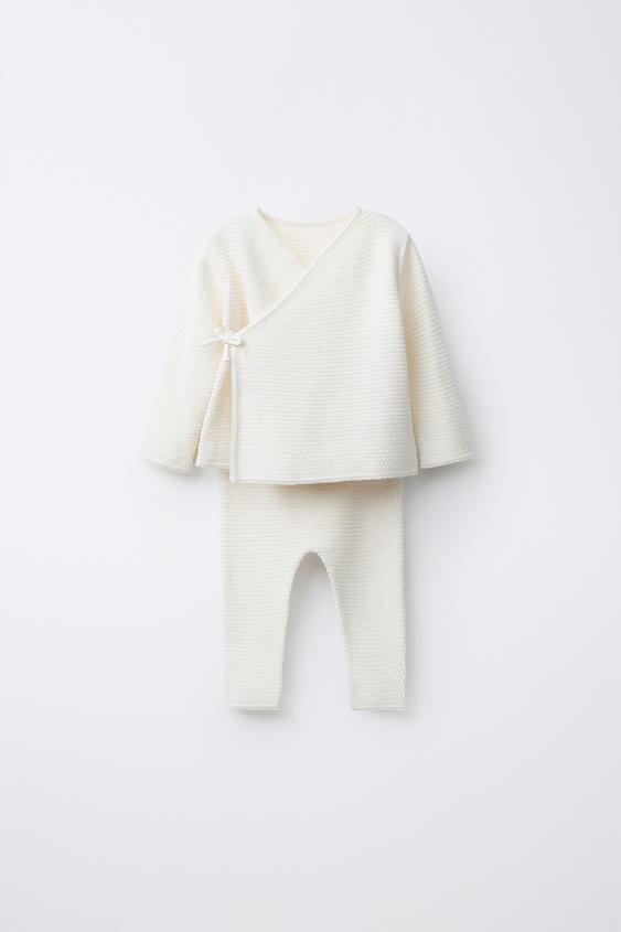 CONJUNTO TEXTURA CAMISETA Y PANTALÓN ALGODÓN SEDA - Crudo de Zara - Imagen 0