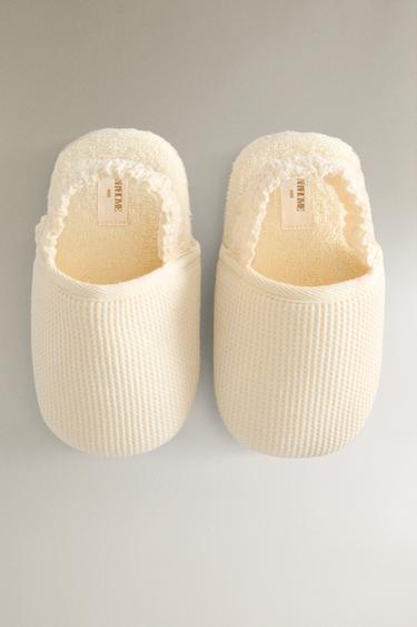CHAUSSONS ENFANT GAUFRÉS - Jaune de Zara - Image 2