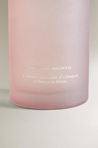 (200 ML) DÉSODORISANT TEXTILE BLOOMING MAGNOLIA - Noir / Écru de Zara - Image 2