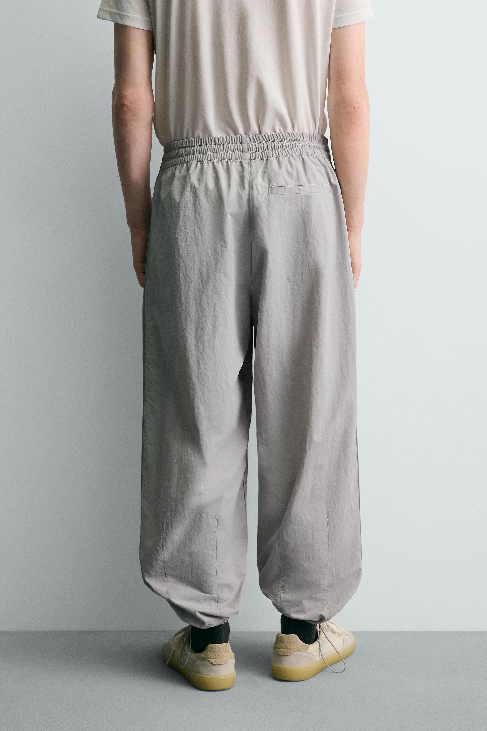 PANTALON JOGGER TECHNIQUE À BANDES CONTRASTE