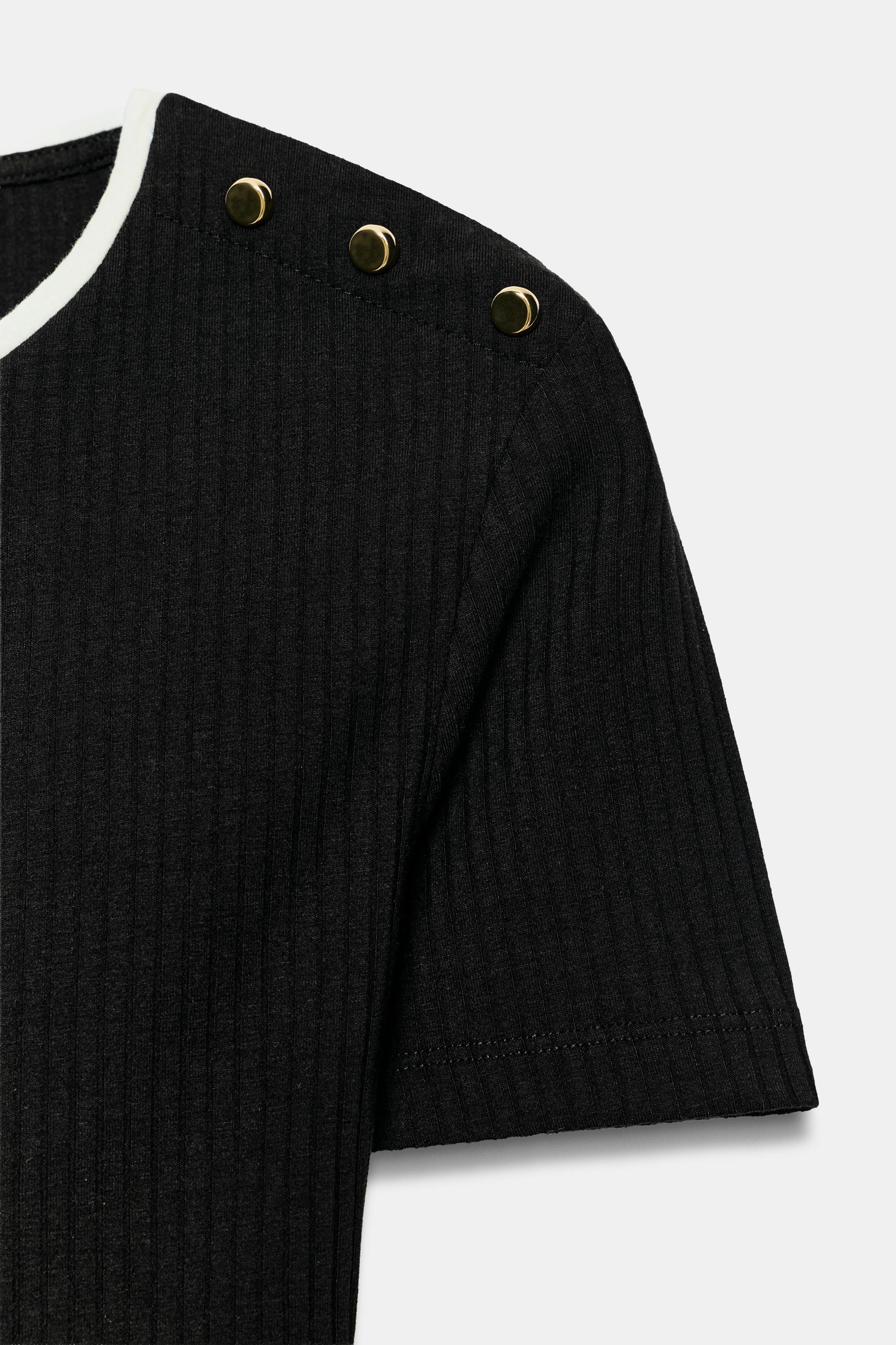 BUTTON TRIM T-SHIRT