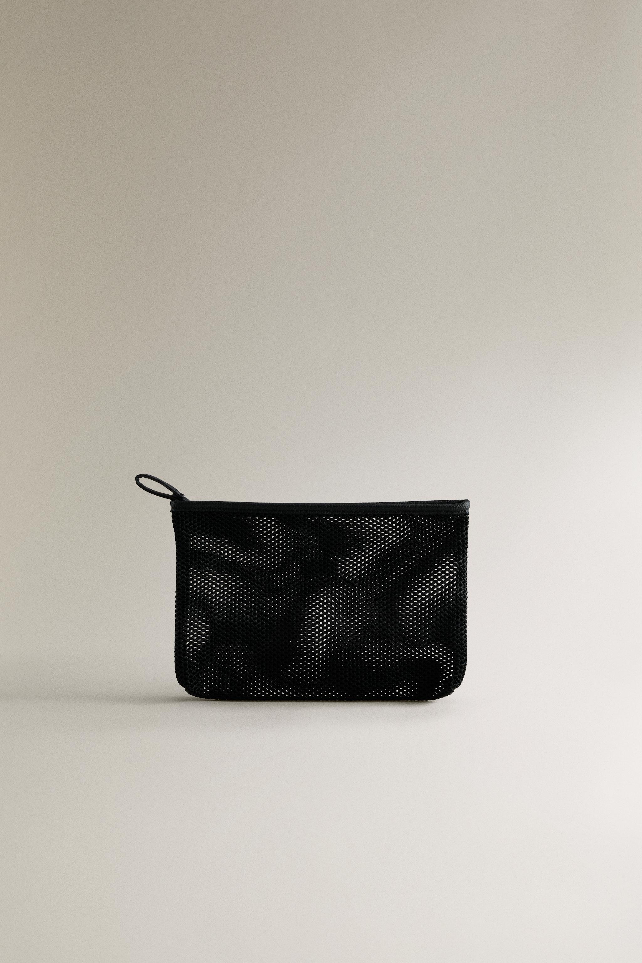 KNIT MAKEUP BAG — Black