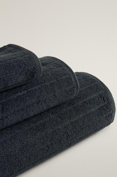 TEXTURED STRIPED BATH TOWEL — MIDNIGHT BLUE 2