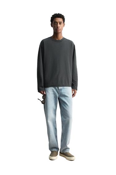 تيشرت بمظهر مقلوب - رمادي أنثراسايت الخاص بـ Zara