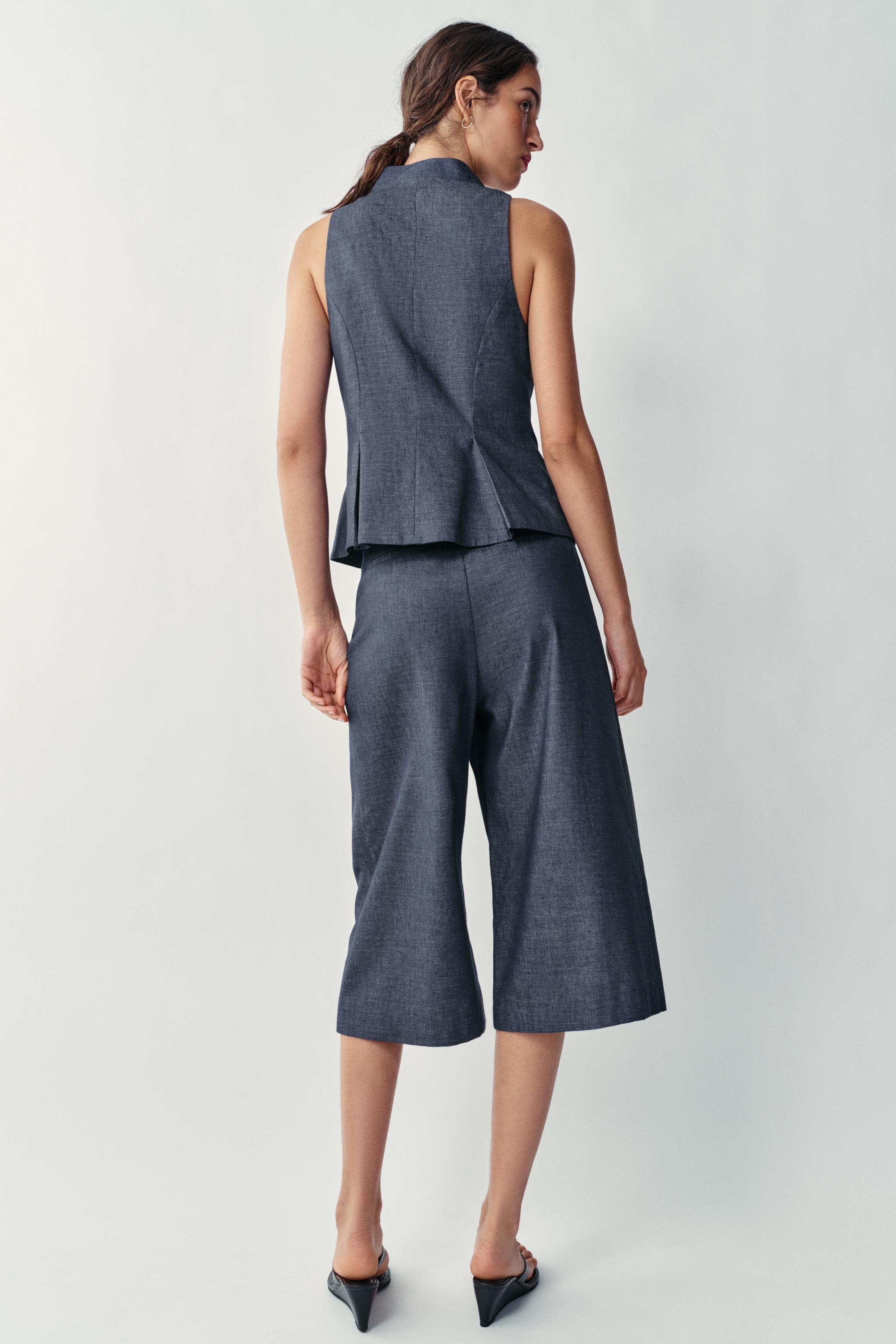 LONG BUTTONED LINEN SHORTS