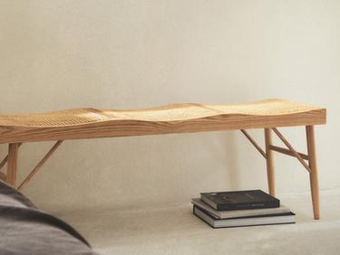 WOOD AND RATTAN BENCH — Light beige 1