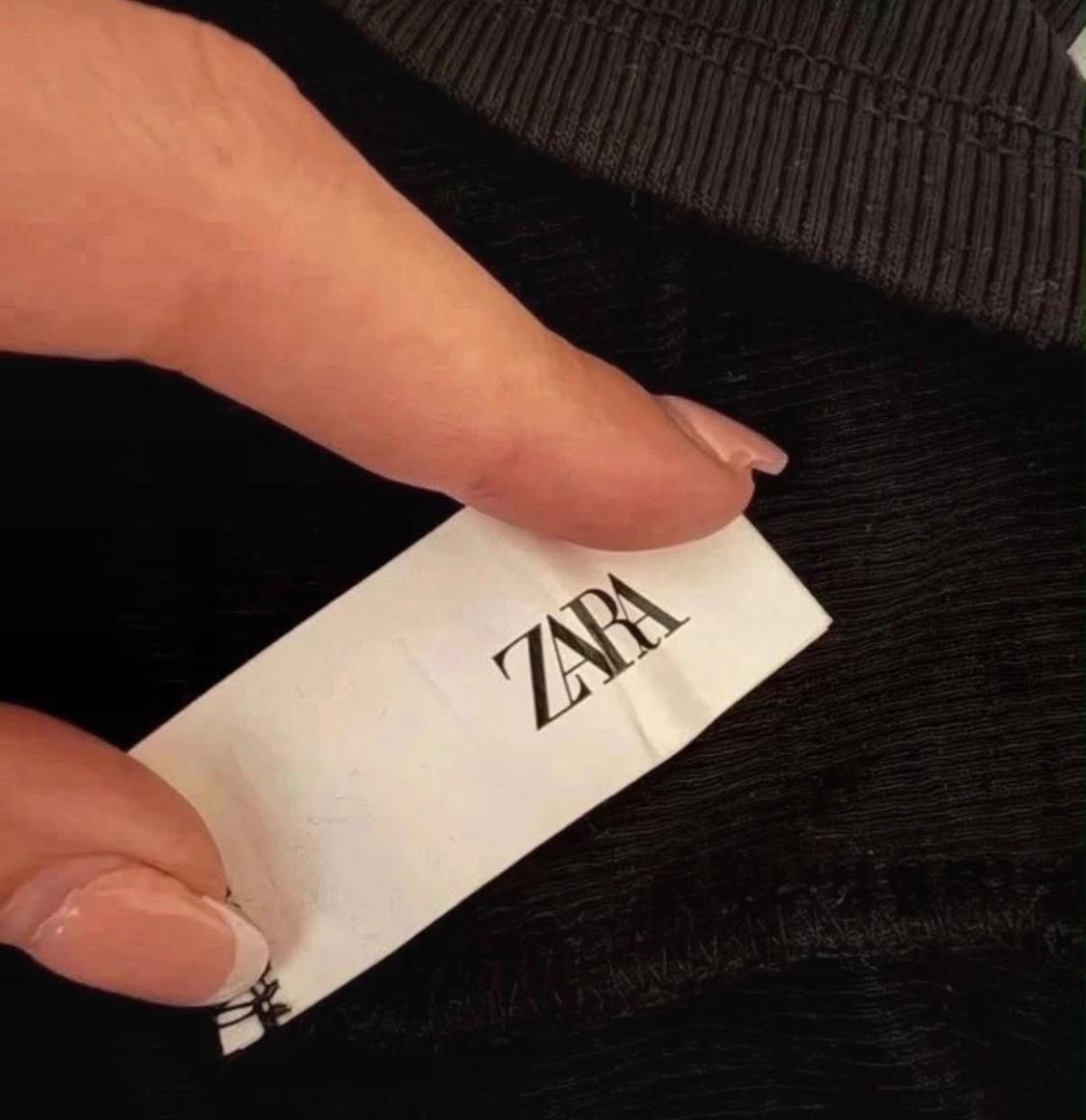 ΜΠΛΟΥΖΑ ΜΕ ΒΟΛΑΝ ΣΤΑ ΜΑΝΙΚΙΑ - Image 4