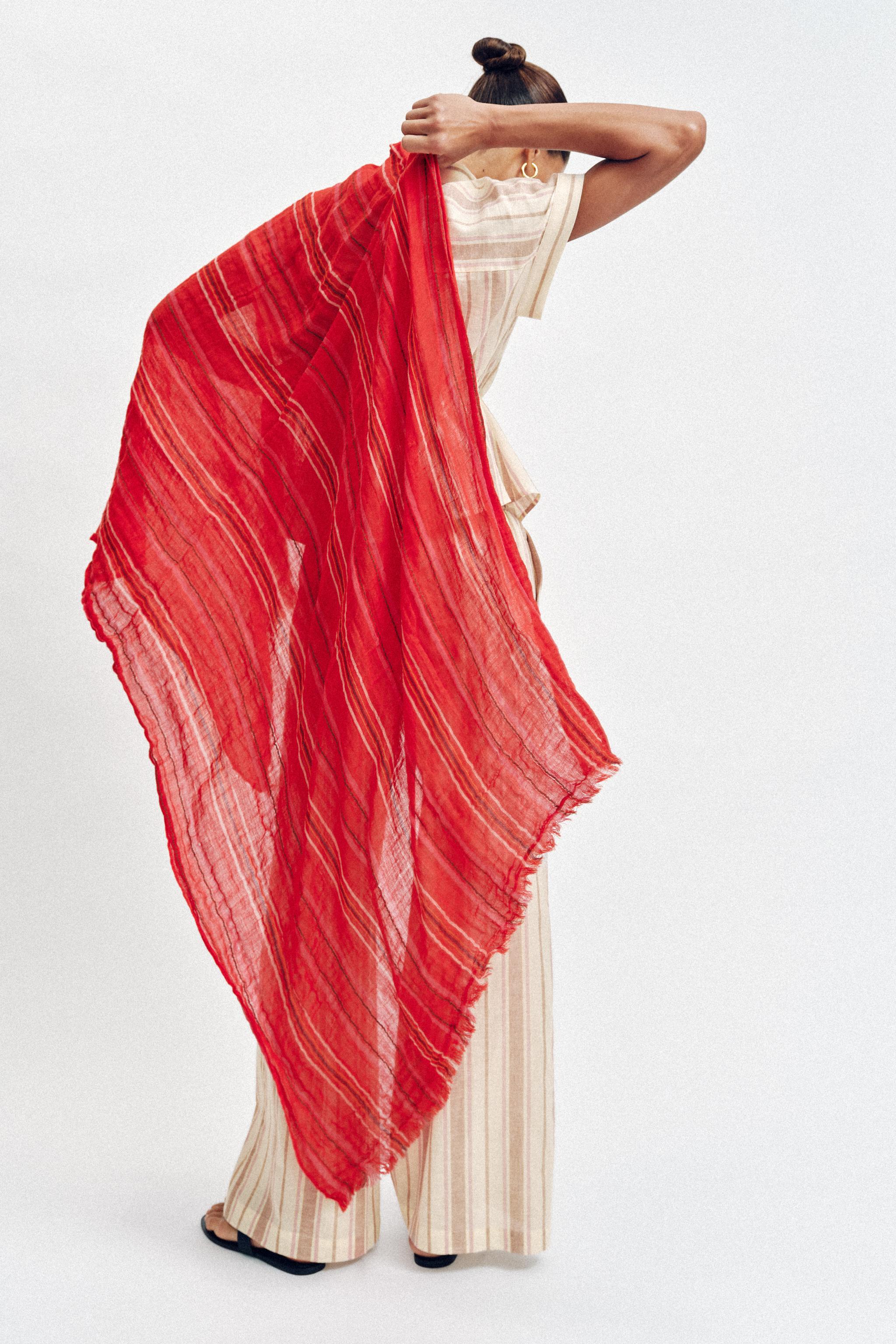 Женские аксессуары Zara STRIPED LINEN SCARF — фото 3